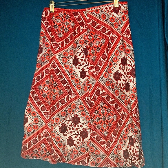 Ann Taylor Loft Skirt, size 6 , 100% cotton - Picture 1 of 3